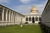 La Cour Intérieure Du Cimetière Monumental Camposanto De Pise