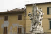 Statue Aux Anges Et Le Symbole De Pise